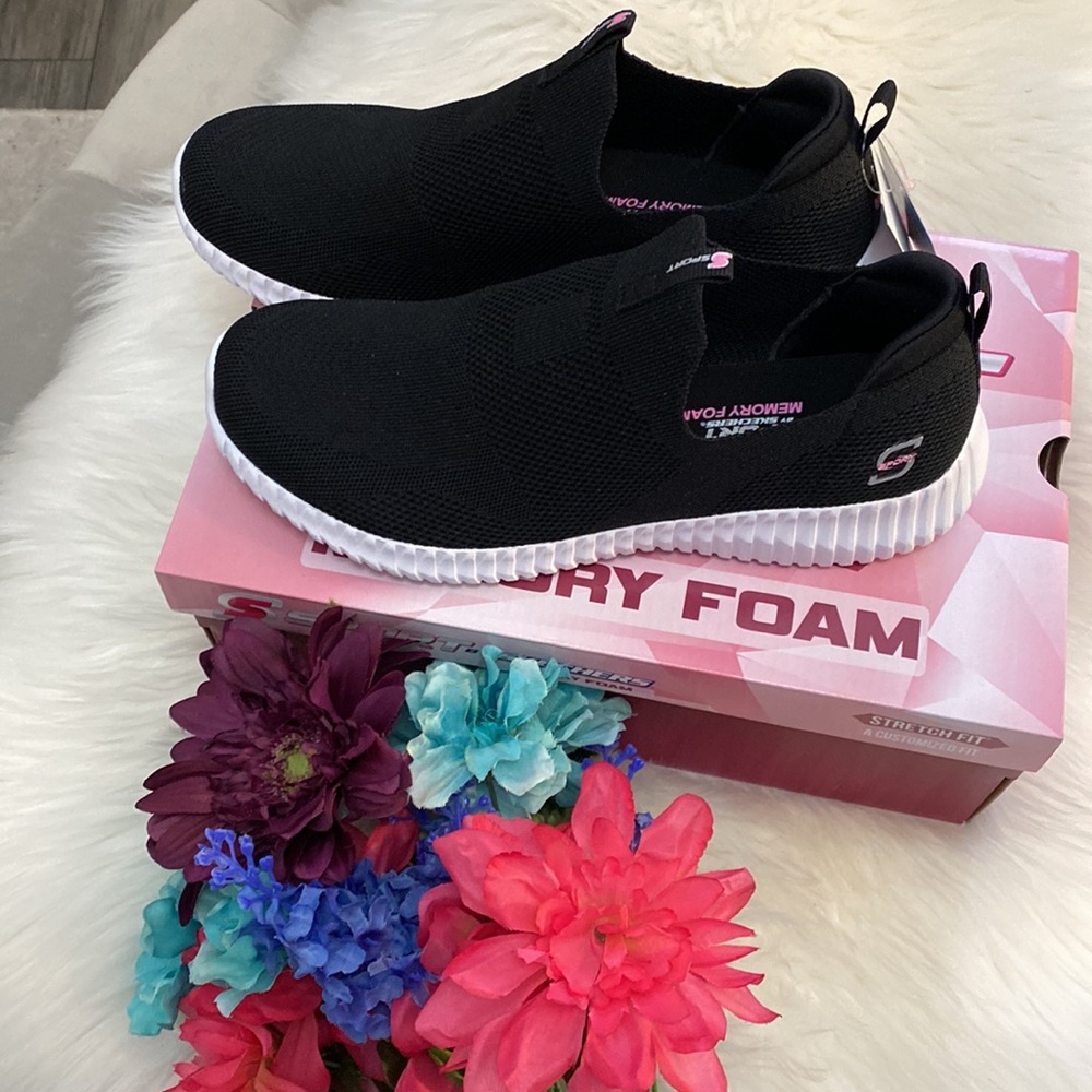 (50% OFF) FIRM! Women’s 7.5 Skechers Slip On Sport Fit Memory Foam Sneakers - Picture 2 of 5